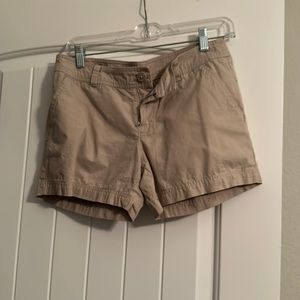 Khaki Columbia sportswear shorts with pockets